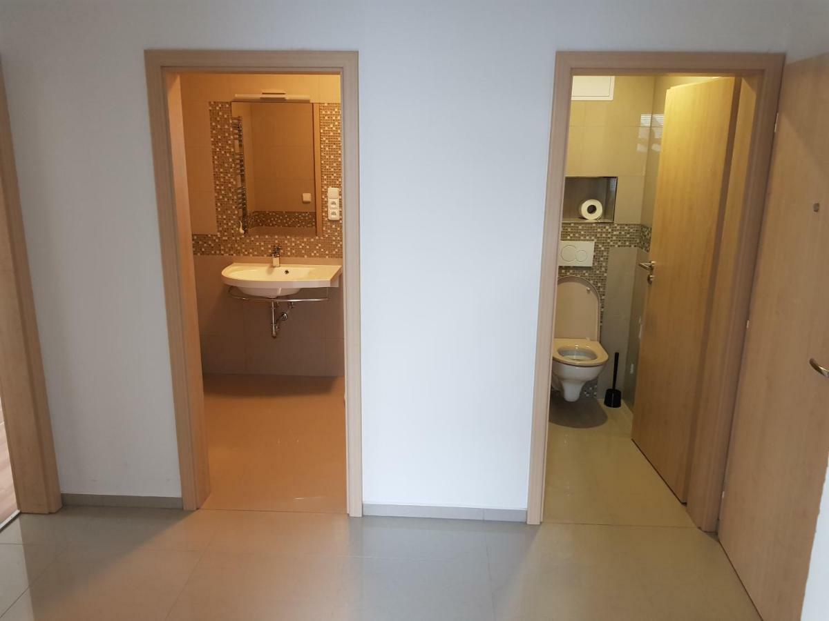 Newly Built Apartment 5 With Balcony Near Center Brno Esterno foto